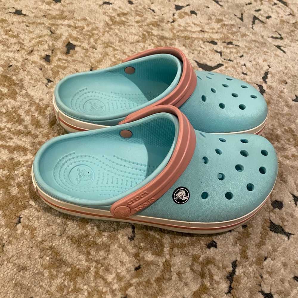 Pastel Crocs - Size 6
